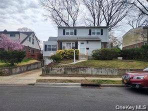 899 Cleveland ST, West Hempstead, NY 11552