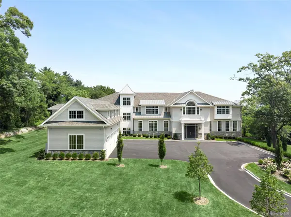 4 Shepherds LN, Sands Point, NY 11050