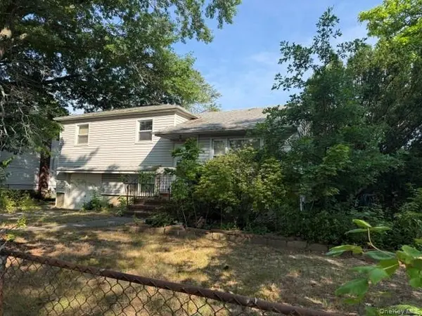 187 Thomas Powell BLVD, Farmingdale, NY 11735