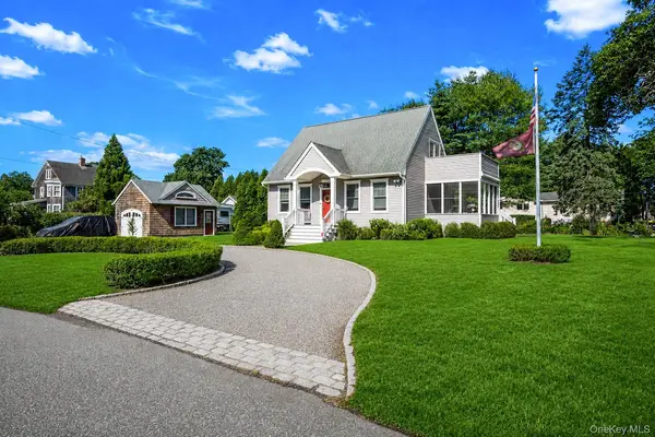 16 Foster XING, East Quogue, NY 11942