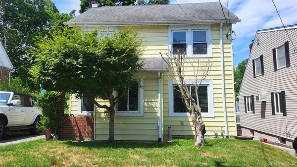 34 Irma AVE, Port Washington, NY 11050