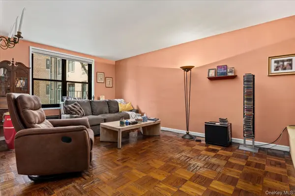 139-15 83rd AVE #226, Briarwood, NY 11435