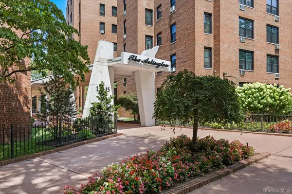 139-15 83rd AVE #226, Briarwood, NY 11435