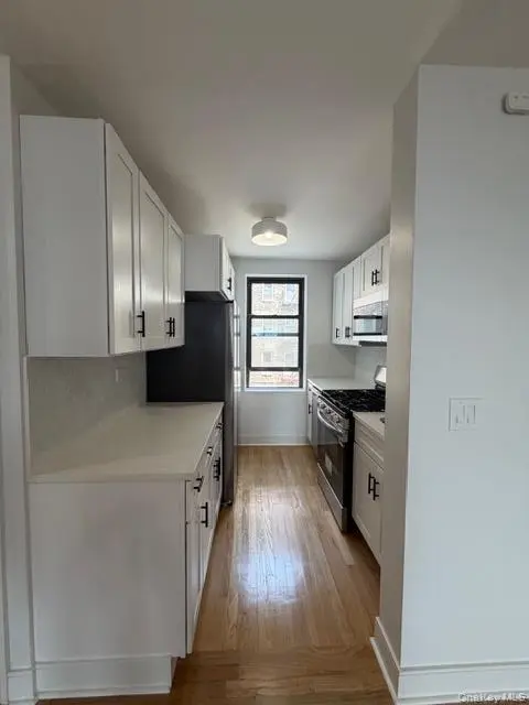 445 W 240th ST #3M, Bronx, NY 10463