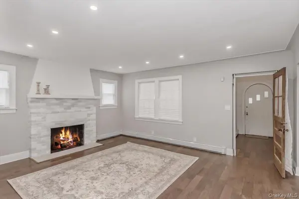 155 Carman AVE, East Rockaway, NY 11518