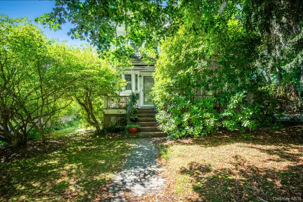 83 Highland AVE, Northport, NY 11768