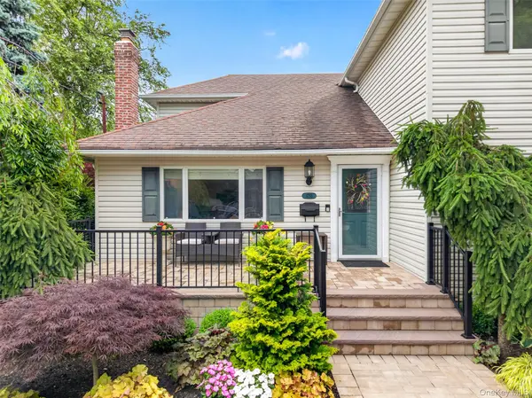 1755 Grand AVE, Merrick, NY 11566