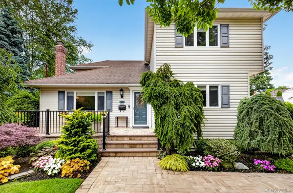 1755 Grand AVE, Merrick, NY 11566