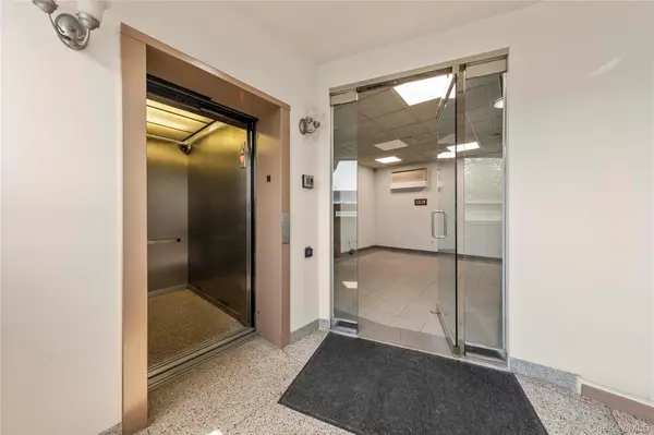 12-19 37th AVE, Long Island City, NY 11101