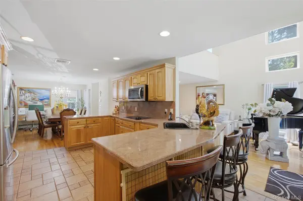 104 Lincoln BLVD, Hauppauge, NY 11788
