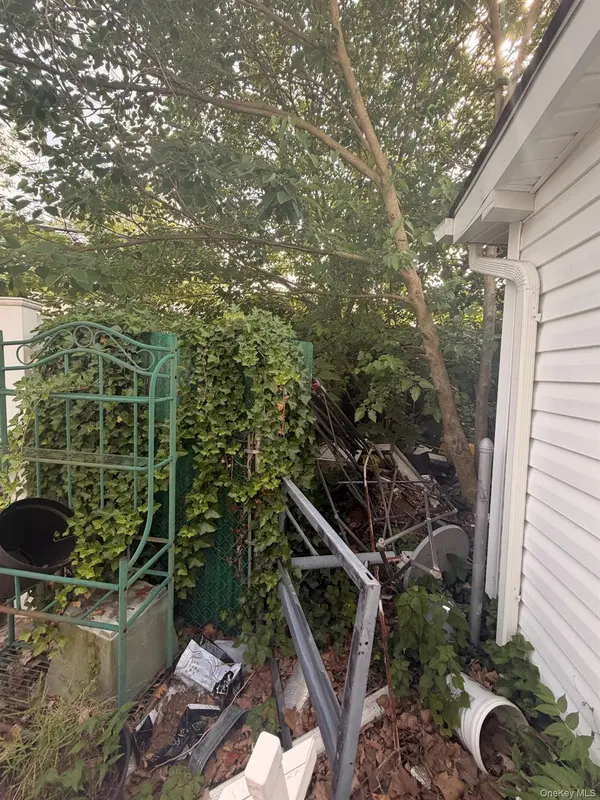 1862 E 37th ST, Brooklyn, NY 11234