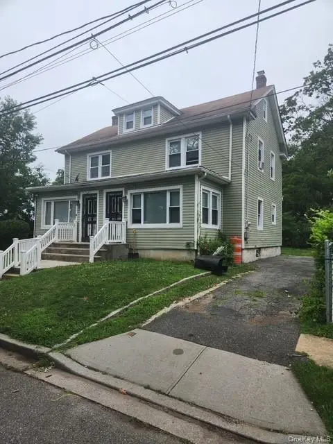 1068 Arthur ST, Uniondale, NY 11553