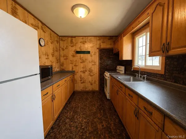 1020 N Niagara AVE, Lindenhurst, NY 11757