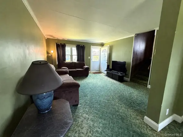 1020 N Niagara AVE, Lindenhurst, NY 11757