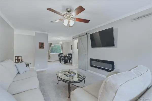 321 Titusville RD #F106, Poughkeepsie, NY 12603