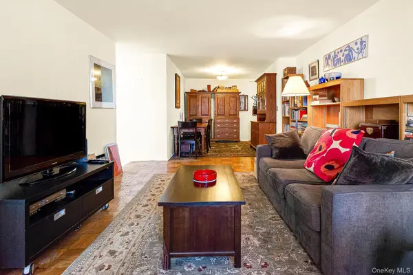 70-25 Yellowstone Blvd Yellowstone BLVD #4D, Forest Hills, NY 11375