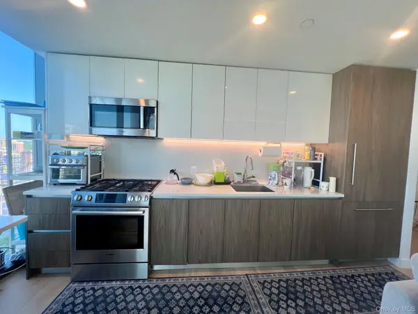 13101 40th RD #18A, Flushing, NY 11354