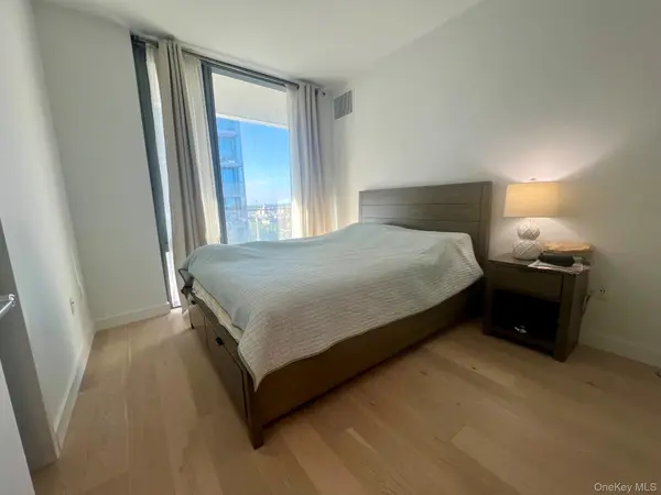 13101 40th RD #18A, Flushing, NY 11354