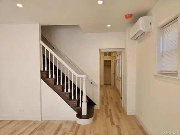 159-09 Laburnum AVE, Flushing, NY 11358