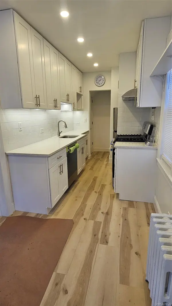 159-09 Laburnum AVE, Flushing, NY 11358