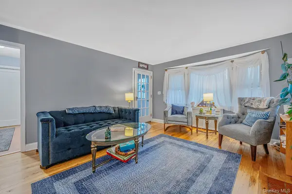 63 Lewis RD, Merrick, NY 11566