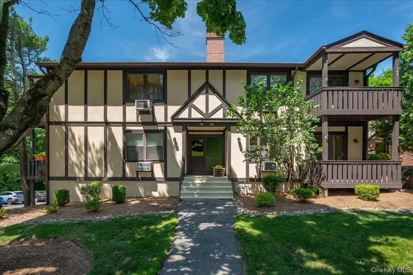 958 Sierra Vista LN, Valley Cottage, NY 10989