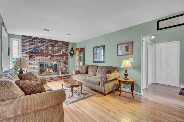 150 Shenandoah BLVD, Nesconset, NY 11767