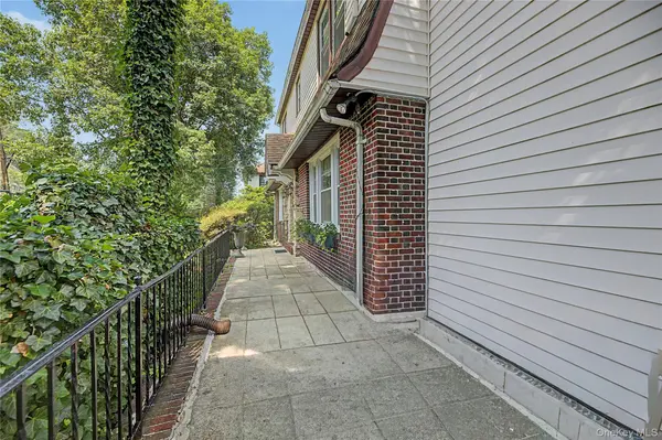 75 Sycamore AVE, Mount Vernon, NY 10553