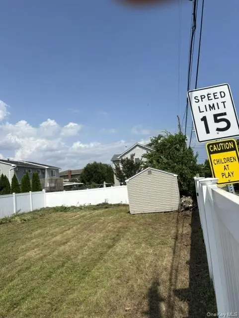 760 S Wellwood AVE, Lindenhurst, NY 11757