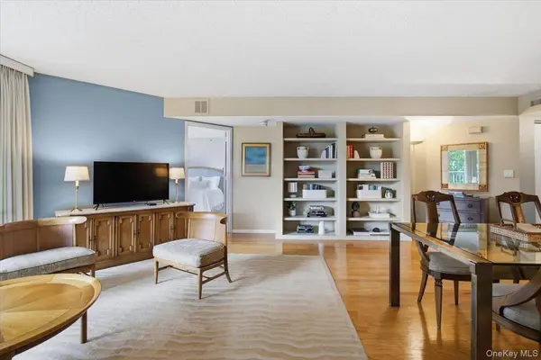 10 Stewart PL #7FW, White Plains, NY 10603