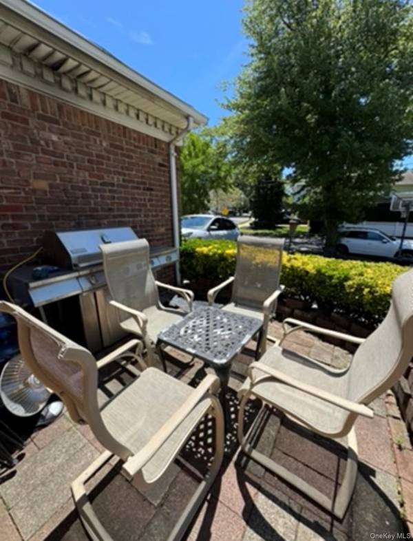 1498 Kew AVE, Hewlett, NY 11557