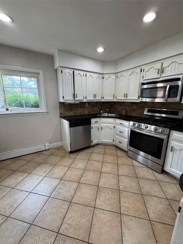 1498 Kew AVE, Hewlett, NY 11557