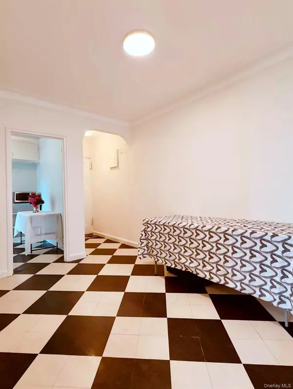 300 W 53rd ST #4K, New York (manhattan), NY 10019