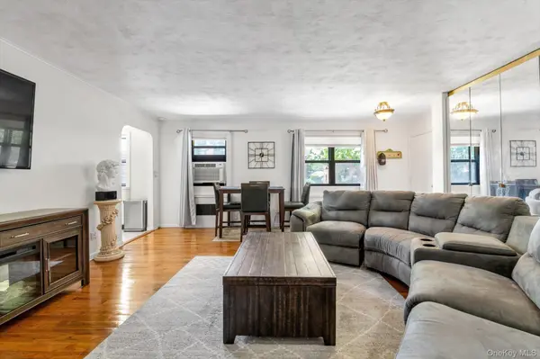 163-02 Willets Point Blvd. ##4-221, Whitestone, NY 11357