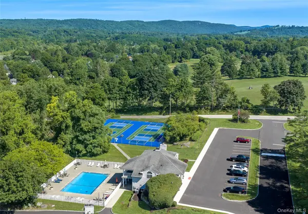 16 Evergreen WAY, Pawling, NY 12564