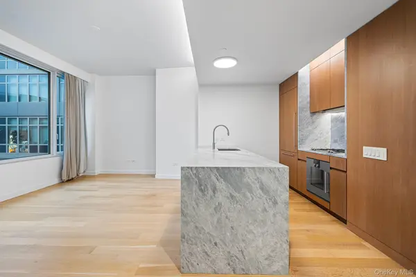 611 W 56th ST #6F, New York (manhattan), NY 10019