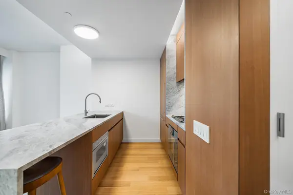 611 W 56th ST #6F, New York (manhattan), NY 10019