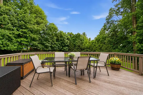 3 Larch CT, Suffern, NY 10901