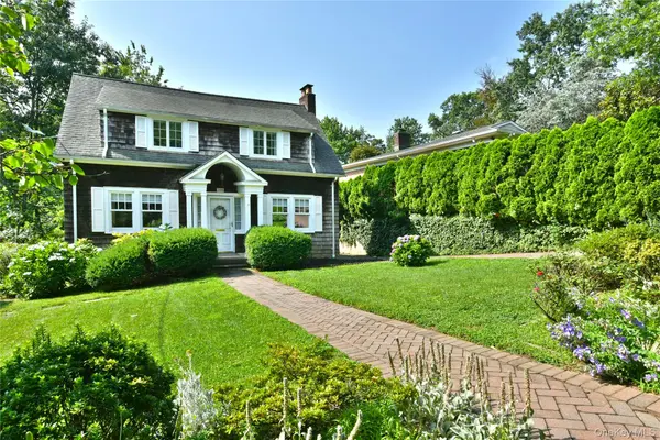 308 38th RD, Douglaston, NY 11363