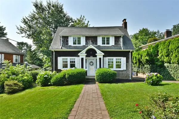 308 38th RD, Douglaston, NY 11363