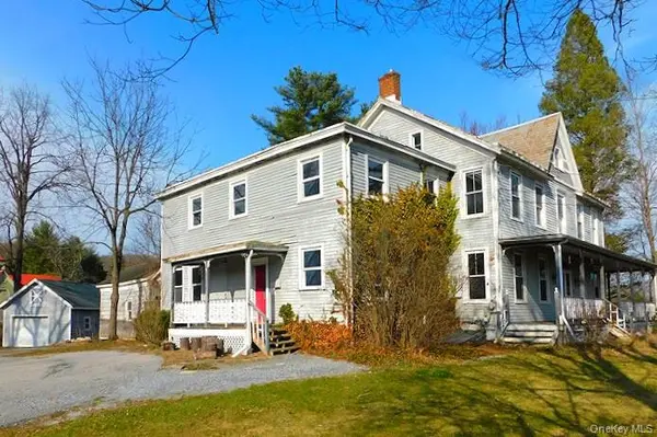 853 Salt Point TPKE, Poughkeepsie, NY 12601