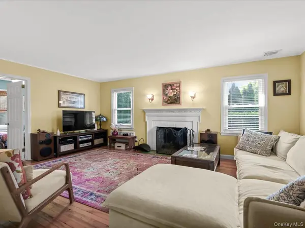 36 Francis TER, Glen Cove, NY 11542