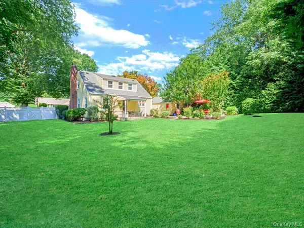 36 Francis TER, Glen Cove, NY 11542