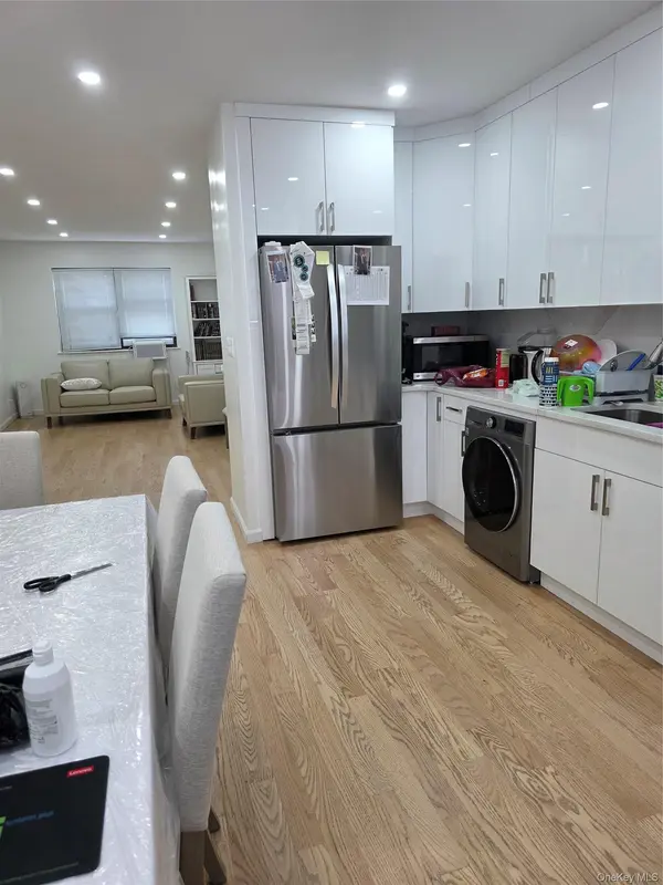 71-37 Vleigh PL #40B, Kew Garden Hills, NY 11367