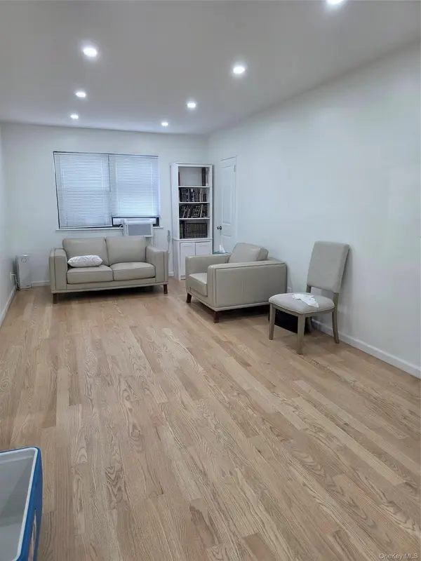 71-37 Vleigh PL #40B, Kew Garden Hills, NY 11367