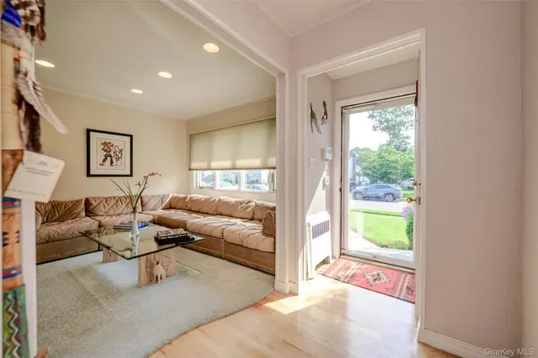 750 Durham RD, East Meadow, NY 11554