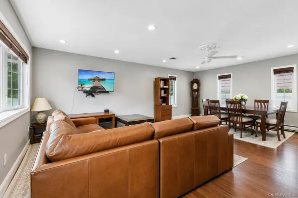 1063 Barrie AVE, Wantagh, NY 11793