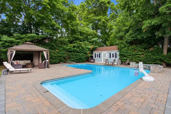 4 Patricks WAY, Saint James, NY 11780