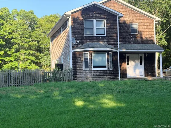 484 N Magee ST, Southampton, NY 11968