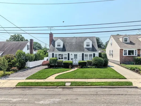 267 Hill ST, Mineola, NY 11501
